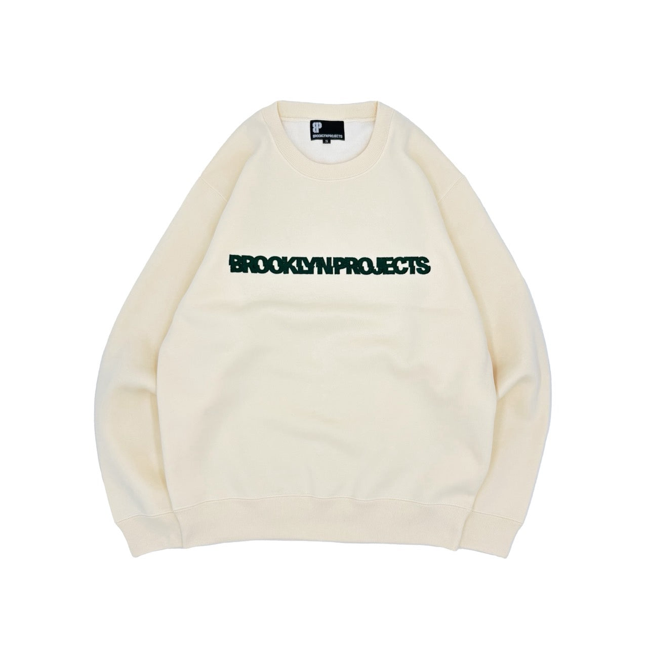 BP EMBROIDERD SLICE LOGO CREW SWEAT NATURAL/DK GREEN