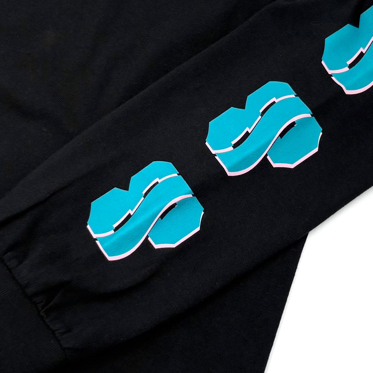 BP WAVY L/S TEE BLACK