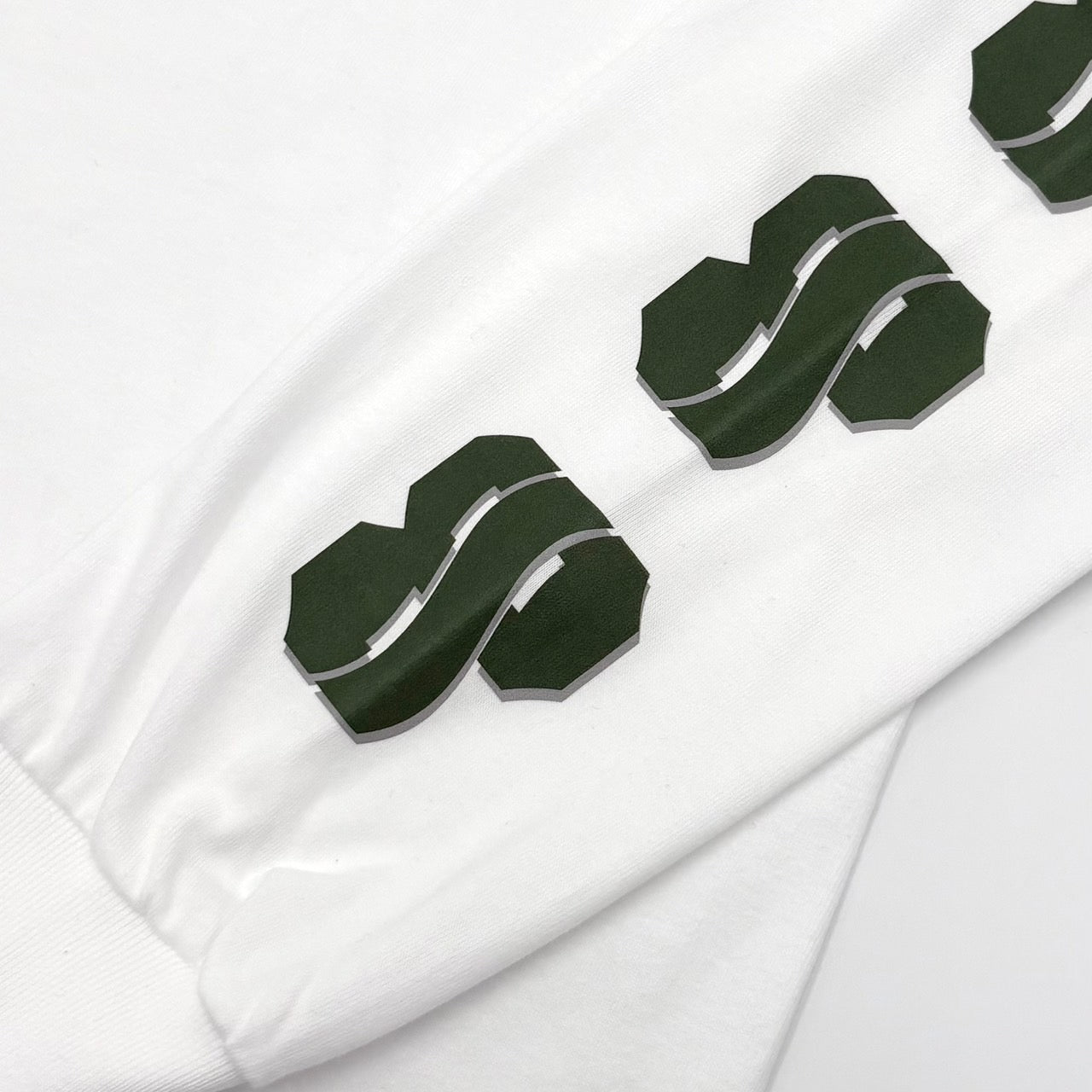 BP WAVY L/S TEE WHITE