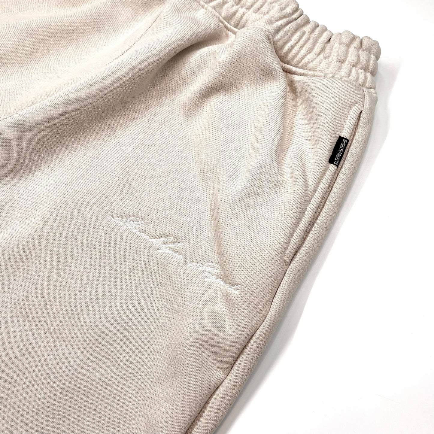 BP SCRIPT SWEAT PANTS BEIGE